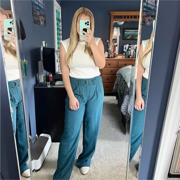 Women's High-Rise Relaxed Fit Straight Belted Trousers a new day nwt - Picture 3 of 6